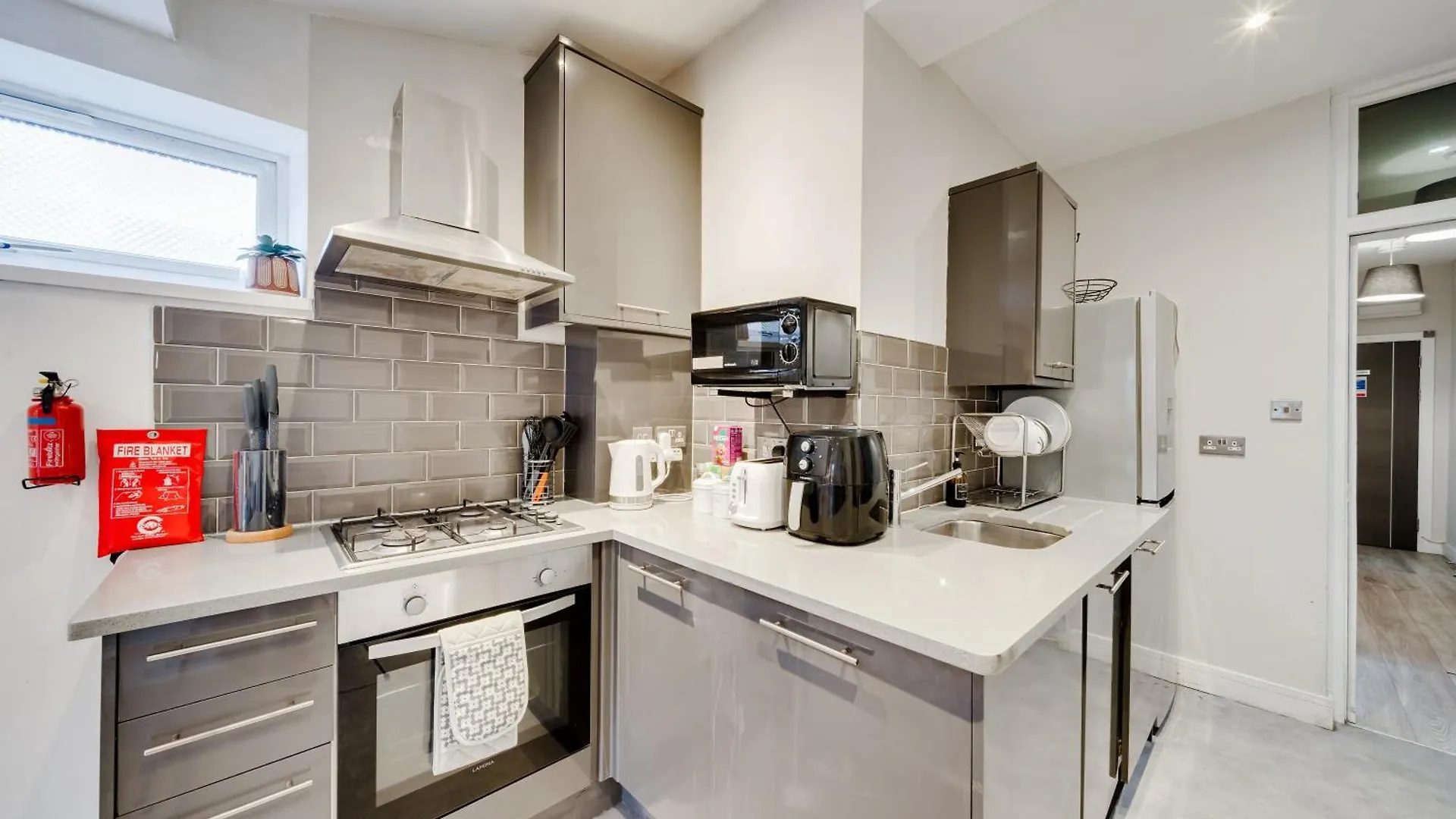 Cosy 1Br Relocation Contractors Family With Parking Apartment Cardiff
